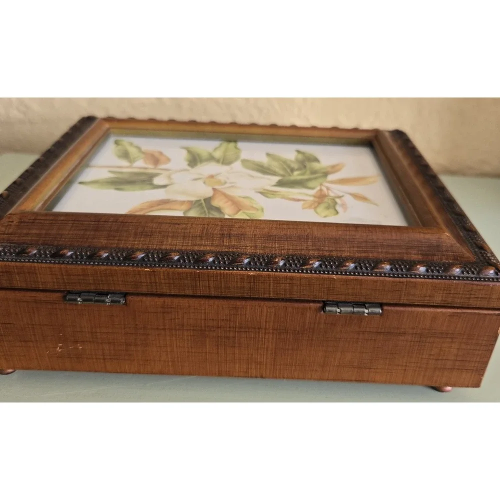 The Unbranded Brand vintage artist